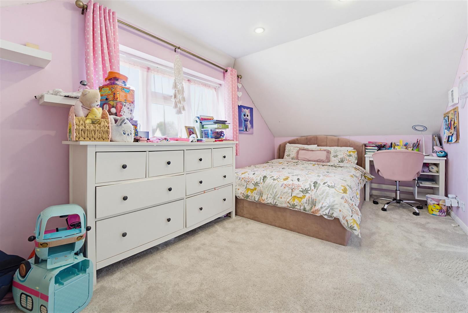 Ferry Avenue, Staines-Upon-Thames